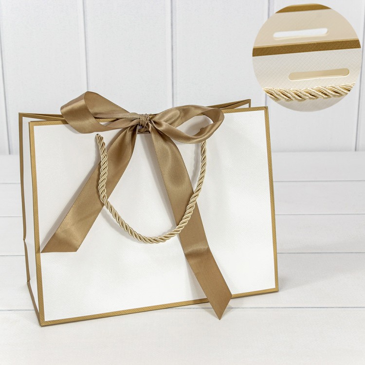 000504EA/1 Пакет подарочный с лентой 23*18*10 210г Белый 1/10 1/160